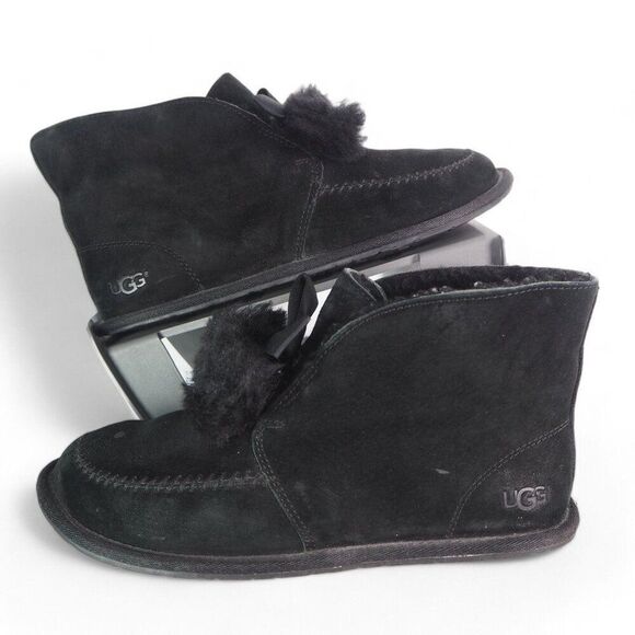UGG Kallen Suede Moc Toe Pom Pop Suede Ankle Booties Black 1017541 Women's 7 - Picture 1 of 12